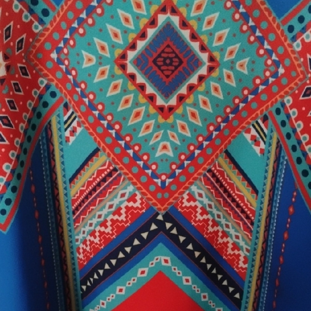 🎽 LOVE J Multicolor Geometric Blouse🎽 - Picture 5 of 5